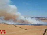 Incendio forestal y agrícola en Tàrrega (Lleida)