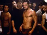 Brad Pitt es una escena de 'El club de la lucha'.