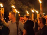 Manifestación de supremacistas blancos en Charlottesville que gritaron consignas nazis. El recorrido se celebró a pesar de haber sido prohibido.