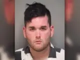 Las autoridades estadounideses arrestaron a James Fields Jr. como presunto autor del atropello masivo en Charlottesville, Virginia, durante una manifestación de supremacistas blancos.