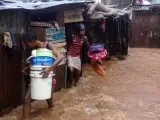 Fuertes inundaciones en Sierra Leona dejan centenas de muertos.