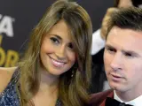 El jugador argentino del FC Barcelona, acompañado por su mujer Antonella durante una gala del Balón de Oro.