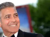 George Clooney a su llegada al estreno de la película "Gravity" en el Festival de cine de Venecia en agosto de 2013.