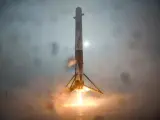 El cohete Falcon 9 de Space X no logra aterrizar en el mar en su tercer intento y explota