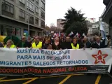 Unas 2.000 personas se manifiestan en Santiago en defensa del sistema público de pensiones, que ven "viable"
