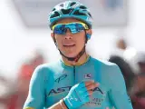 El colombiano Miguel Ángel López (Astana) se impone vencedor de la decimoquinta etapa de la Vuelta Ciclista a España con salida en la localidad sevillana de Alcalá la Real y meta en la granadina Sierra Nevada, en el Alto Hoya de la Mora (Monachil).
