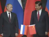 Imagen de archivo de los presidentes de Rusia y China, Vladimir Putin y Xi Jinping.