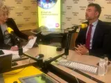 El conseller Santi Vila entrevistado por Mònica Terribas en Catalunya Ràdio.