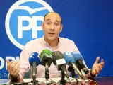 El PP cree que la compra de ordenadores para el SES es fruto del "pulso ficticio entre el PSOE y Bill Gates" por Linex