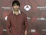 El actor Aitor Luna durante la presentación de la 'La catedral del mar' (Antena 3).