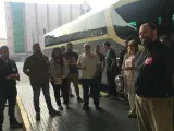 Un piquete en Vigo desalojado para que saliera un bus a Oporto y otro autobús escoltado en Pontevedra
