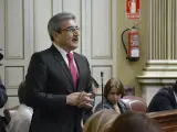 NC exige a Clavijo que aclare si el incumplimiento de la regla de gasto de 2016 reducirá los beneficios de apoyar PGE