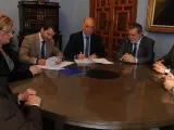 Diputación y Ayuntamiento de Cabra amplían su convenio de colaboración en materia de gestión tributaria