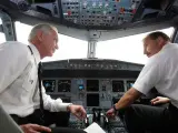 Un desequilibrado intenta entrar en la cabina del piloto en vuelo entre París y Casablanca