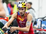 El español Mario Mola se proclamó campeón del mundo de triatlón este sábado