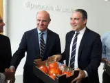 El ministro de Economía destaca la "fortaleza" del sector agroalimentario de la provincia