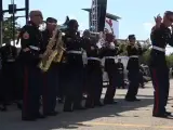 Un grupo de marines estadounidenses interpreta un tema de Eminem.