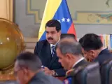 Maduro declara "en sesión permanente" al Consejo de Defensa de Venezuela