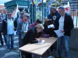 Vecinos de Valladolid presionan con su firma a Lactalis para que acceda a vender Lauki