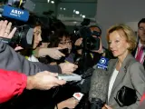 La exvicepresidenta segunda del Gobierno, Elena Salgado, responde a las preguntas de la prensa extranjera.