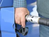 Los precios de los carburantes rompen con cuatro semanas de alzas y dejan atrás los máximos del verano