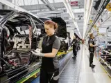 Mercedes-Benz anuncia otros 600 contratos indefinidos para 2017 en Vitoria
