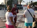 Cervantes e Isabel la Católica promocionan entre los turistas la oferta cultural de Vélez-Málaga