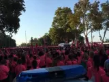 Mujeres asistiendo a la Carrera de la Mujer de Sevilla 2017