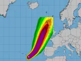 El huracán Ophelia se convertirá en ciclón post-tropical durante las próximas horas mientras continúa su viaje hacia las islas británicas.