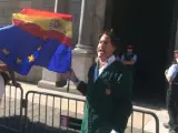 El aristócrata Álvaro de Marichalar, frente al Palau de la Generalitat.