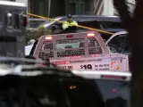 Investigadores de la policía cerca de la camioneta con la que se perpetró el atentado en Nueva York.