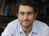 El periodista y presentador Maxim Huerta en la Feria del Libro de Madrid 2012.