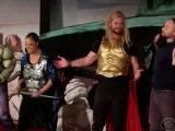 Los actores de 'Thor: Ragnarok' interpretan 'Thor: Ragnarok' antes de un pase de… 'Thor: Ragnarok'