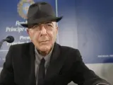 El cantante y escritor Leonard Cohen posa durante una rueda de prensa en Oviedo.