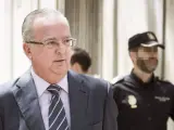 El exconsejero de Empleo de la Junta de Andalucía Antonio Fernández, a la salida hoy del Tribunal Supremo