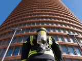 Cronosubida De Equipos De Bomberos En Torre Sevilla