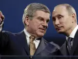 Thomas Bach y Vladimitir Putin, presidentes del COI y de Rusia, respectivamente.