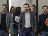 Xavier Domènech (Catalunya en Comú), Pablo Iglesias (Podemos) y Alberto Garzón (IU).