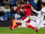 Guillermo Fernández marca para el Numancia ante el Real Madrid ante Nacho.