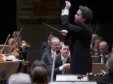 El venezolano Gustavo Dudamel conduce a la Filarmónica de Viena en su debut en el Real.