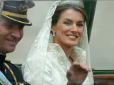 Felipe VI y Letizia Ortiz en el día de su boda (2004)