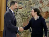 Pablo Iglesias, con el rey Felipe VI en la ronda de contactos para formar Gobierno en octubre de 2016.