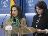 Margarita Robles y Adriana Lastra, portavoz en el Congreso y vicesecretaria general del PSOE, respectivamente.