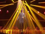 Amaia canta 'Shake It Out', de Florence + The Machine, en la gala 9 de 'OT 2017'.