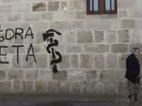Pintada a favor de ETA realizada en la pared de una vivienda.