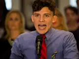 Alfonso Calderón, estudiante de la escuela de secundaria Marjory Stoneman Douglas, durante una rueda de prensa en el Congreso de Florida en Tallahassee, Florida.