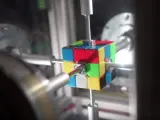 Un robot resuelve el cubo de Rubik en 0,38 segundos.