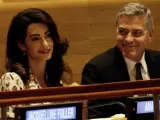 El actor estadounidense George Clooney y su esposa, la abogada de derechos humanos Amal Clooney, asisten a una Cumbre de Líderes por los Refugiados en el edificio de la ONU, en Nueva York (EE UU).