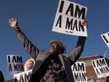 Pancartas en Memphis, Tennessee (EE UU), con el eslogan "Soy un hombre", durante una manifestación en el 50 aniversario del asesinato de Martin Luther King Jr.
