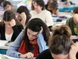 Estudiantes universitarios durante una clase.